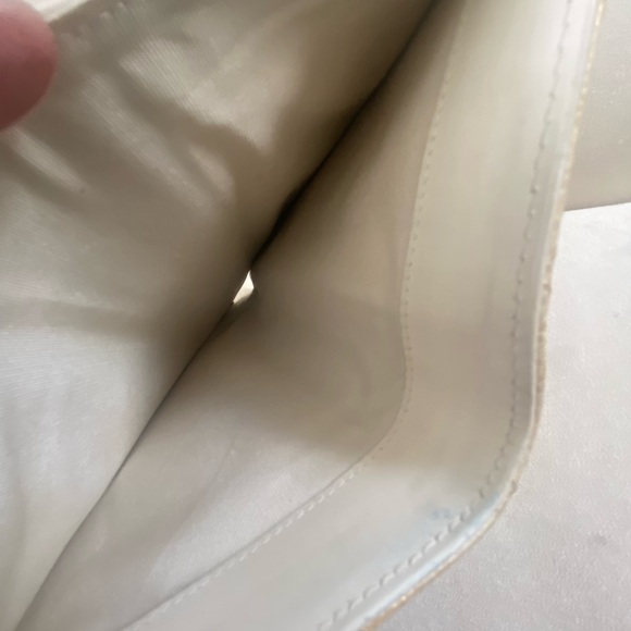 Chanel Classic Caviar Gold Wallet - Picture 9 of 9